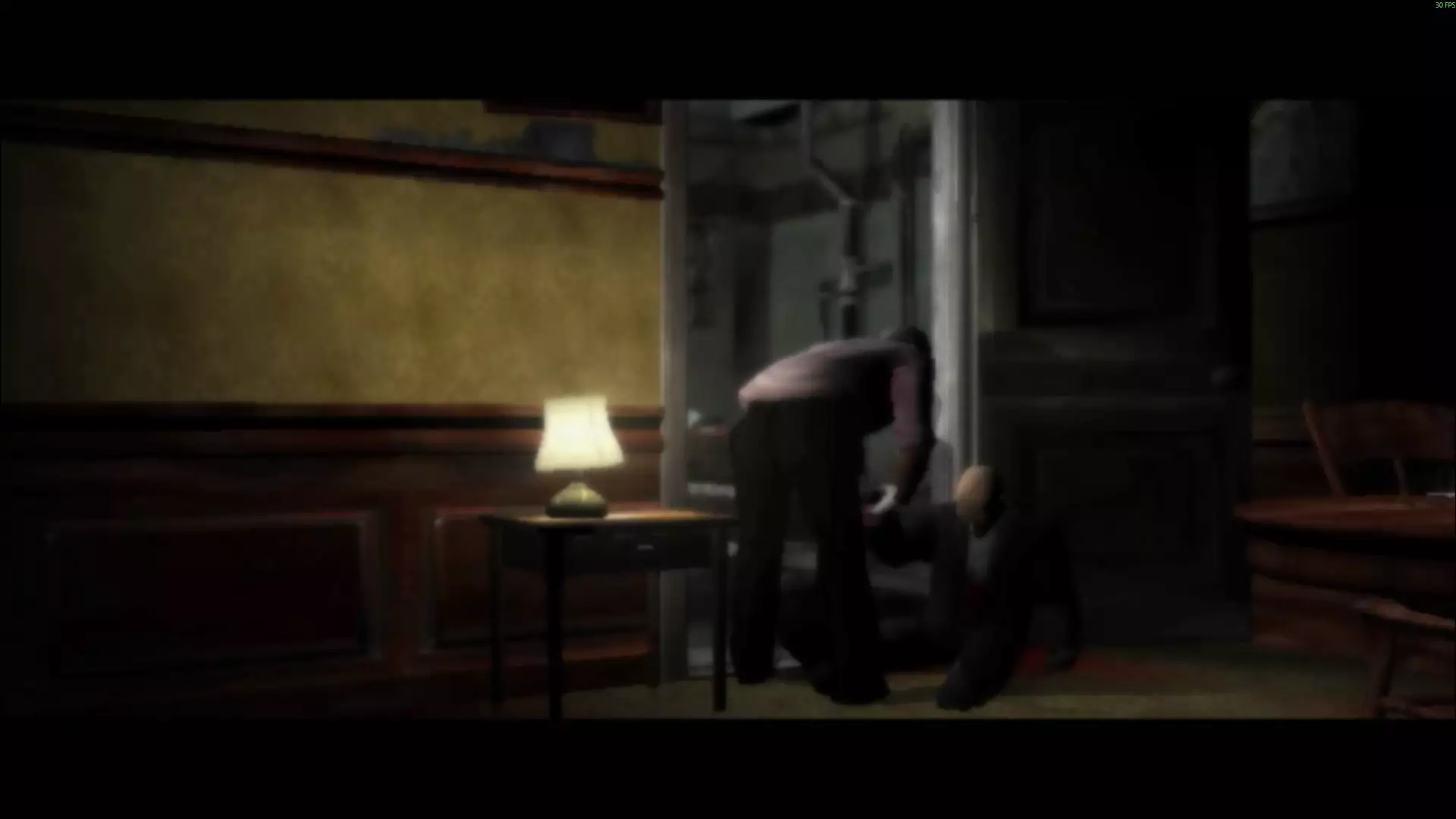 Ein angeschossener 47 liegt auf dem Boden und ein französischer Arzt hilft ihm hoch. Dadurch dass die Zwischensequenzen vorgerendert sind, in einem Spiel von 2004, sind sie leider nicht in der besten Videoqualität.